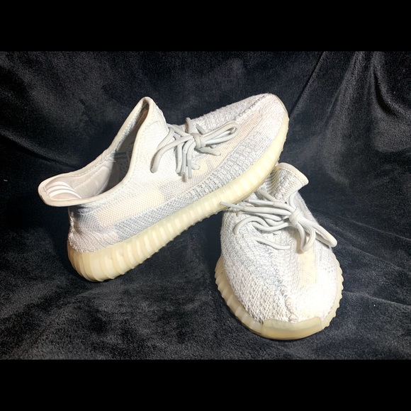 adidas Yeezy Boost 350 V2 Cloud White size 9 mens - Picture 1 of 3